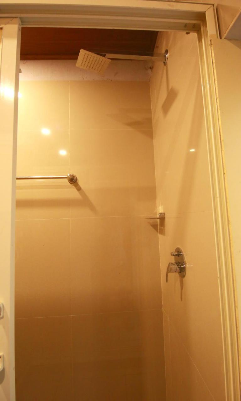 Kochi The Metro Pod - Backpackers A/C Dormitory المظهر الخارجي الصورة