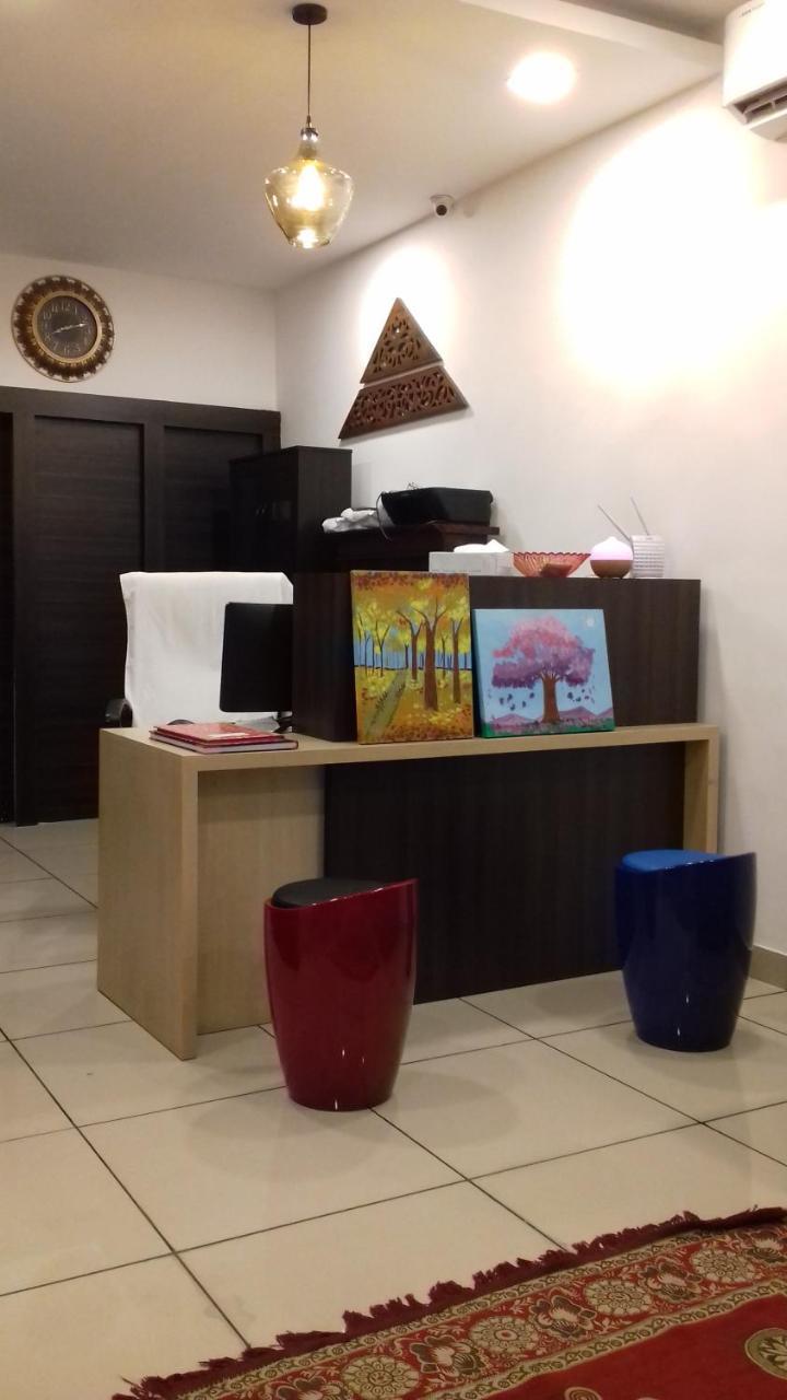 Kochi The Metro Pod - Backpackers A/C Dormitory الغرفة الصورة
