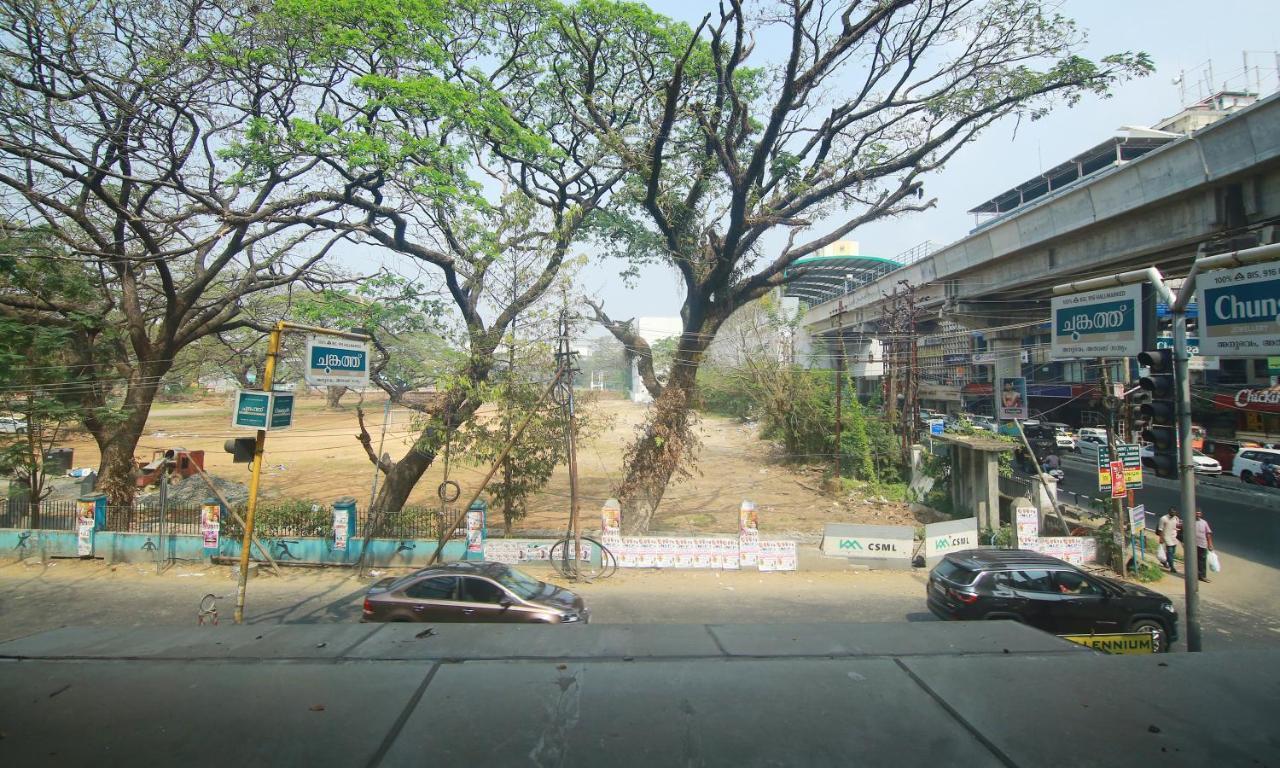 Kochi The Metro Pod - Backpackers A/C Dormitory المظهر الخارجي الصورة