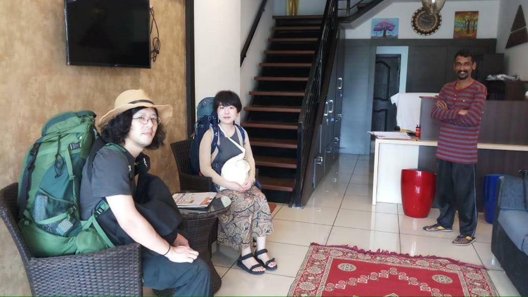 Kochi The Metro Pod - Backpackers A/C Dormitory المظهر الخارجي الصورة