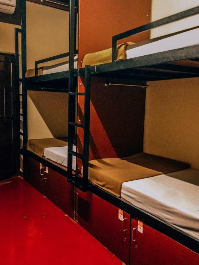 Kochi The Metro Pod - Backpackers A/C Dormitory المظهر الخارجي الصورة