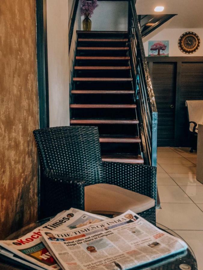 Kochi The Metro Pod - Backpackers A/C Dormitory المظهر الخارجي الصورة